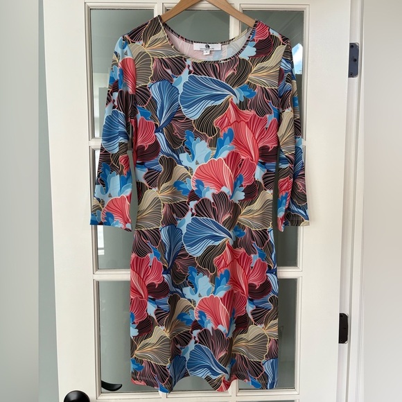 Jean Pierre Dresses & Skirts - Jean-Pierre Klifa Beachy Floral 3/4 Sleeve Shift Dress size Small Resortwear